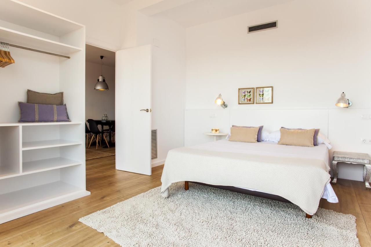 Friendly Rentals Gran Via Барселона Экстерьер фото