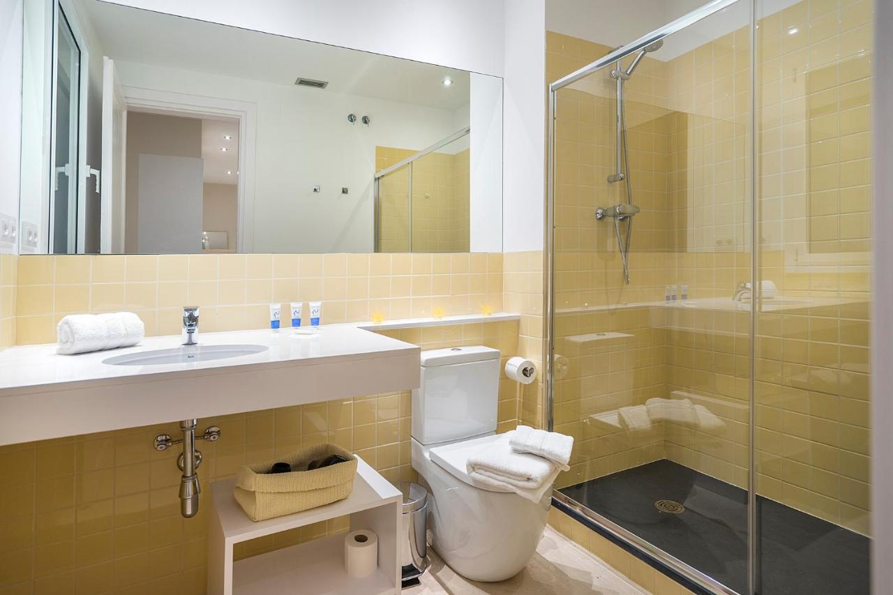 Friendly Rentals Gran Via Барселона Экстерьер фото