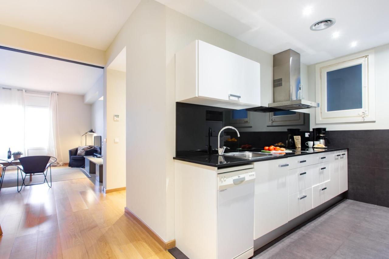 Friendly Rentals Gran Via Барселона Экстерьер фото