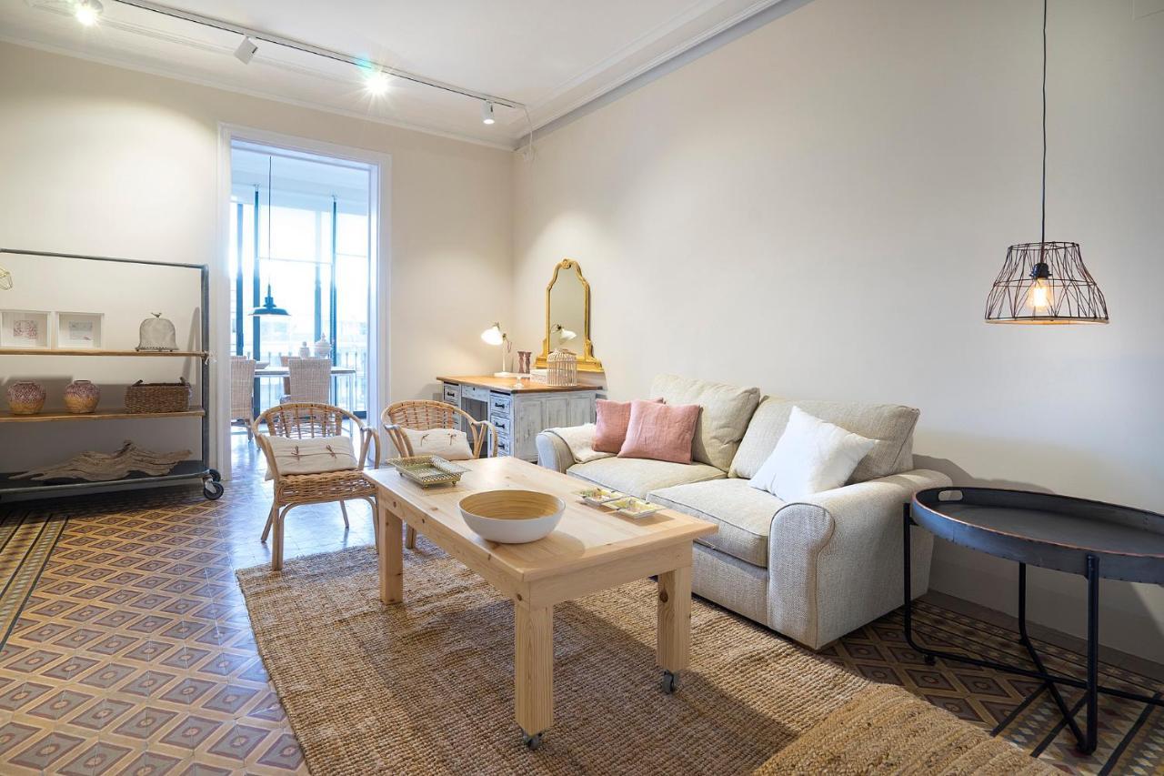 Friendly Rentals Gran Via Барселона Экстерьер фото