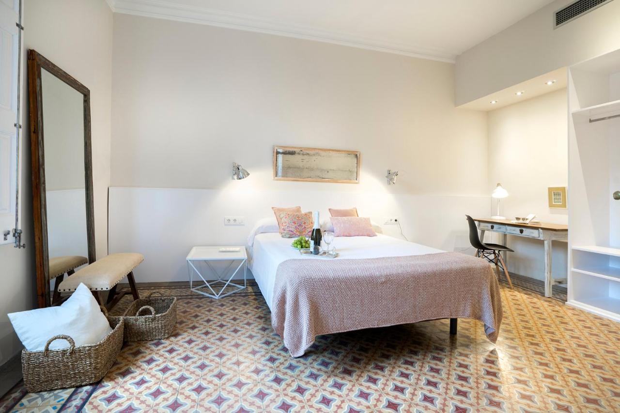 Friendly Rentals Gran Via Барселона Экстерьер фото