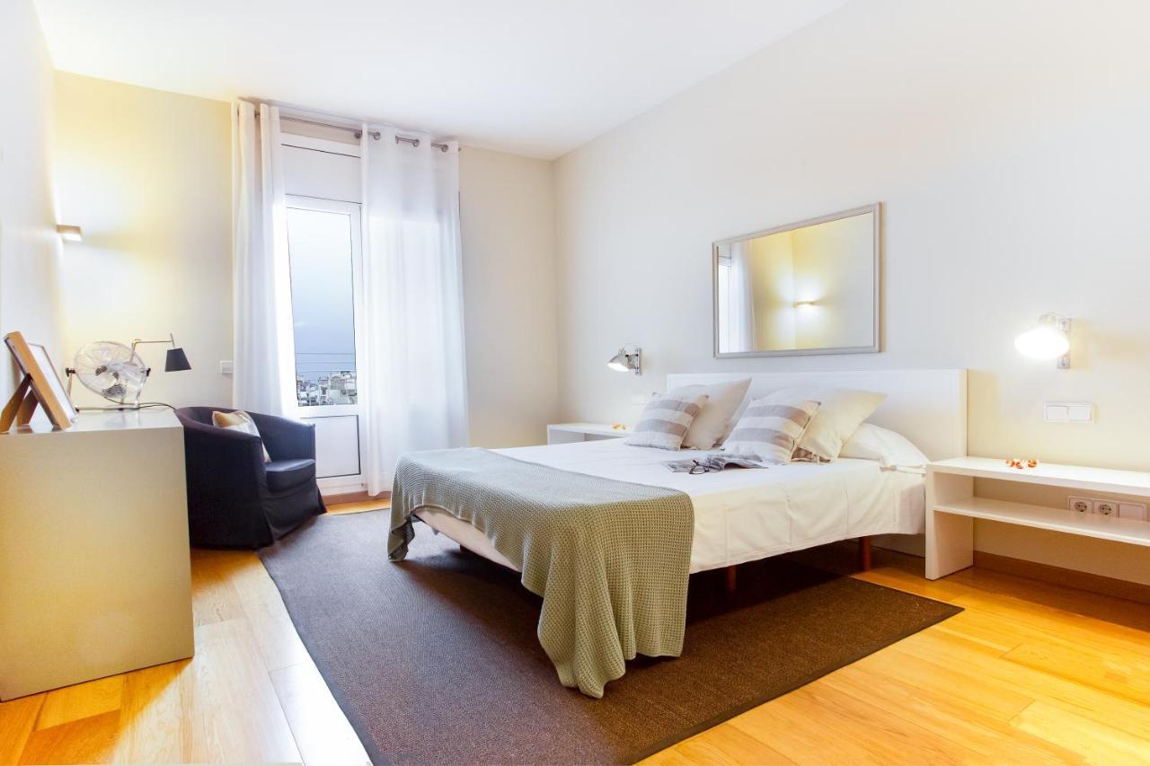 Friendly Rentals Gran Via Барселона Экстерьер фото
